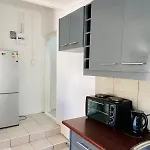 Le Leu Self Catering Apartment