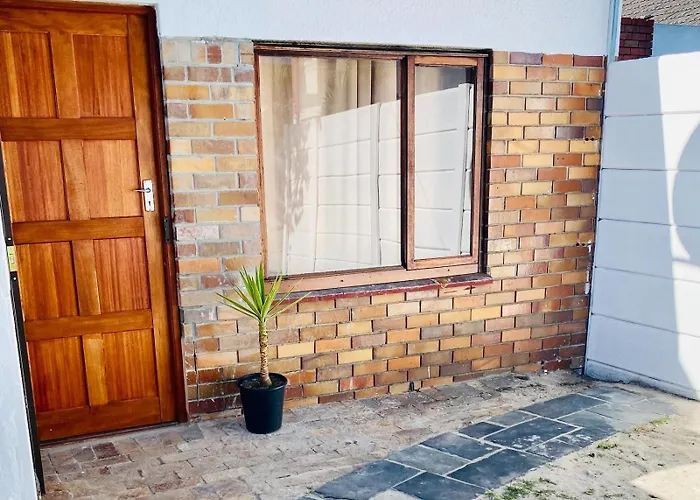Le Leu Self Catering Apartment
