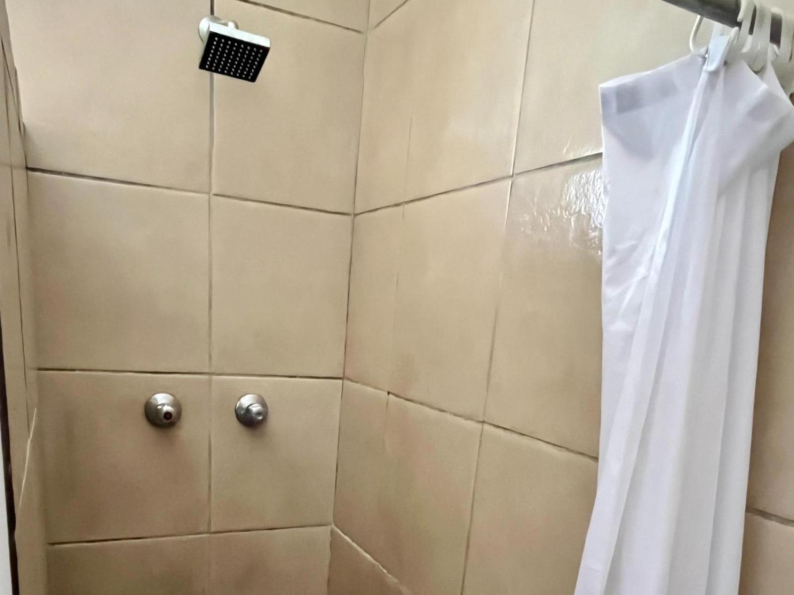Le Leu Self Catering Apartment *